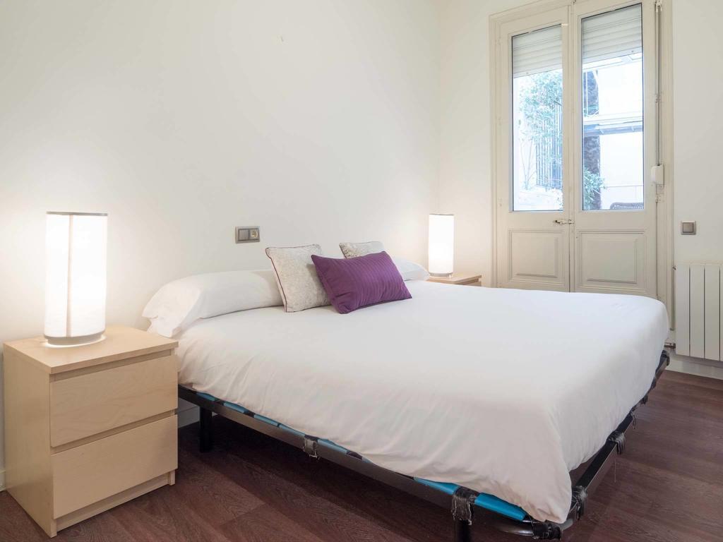 Rent Top Apartments Near Plaza De Catalunya Barcelona Bilik gambar