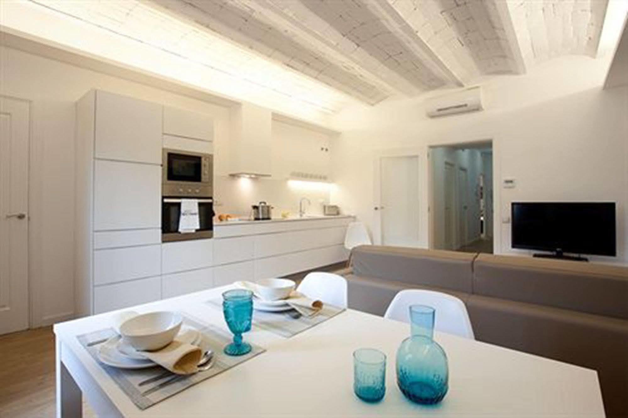 Rent Top Apartments Near Plaza De Catalunya Barcelona Luaran gambar