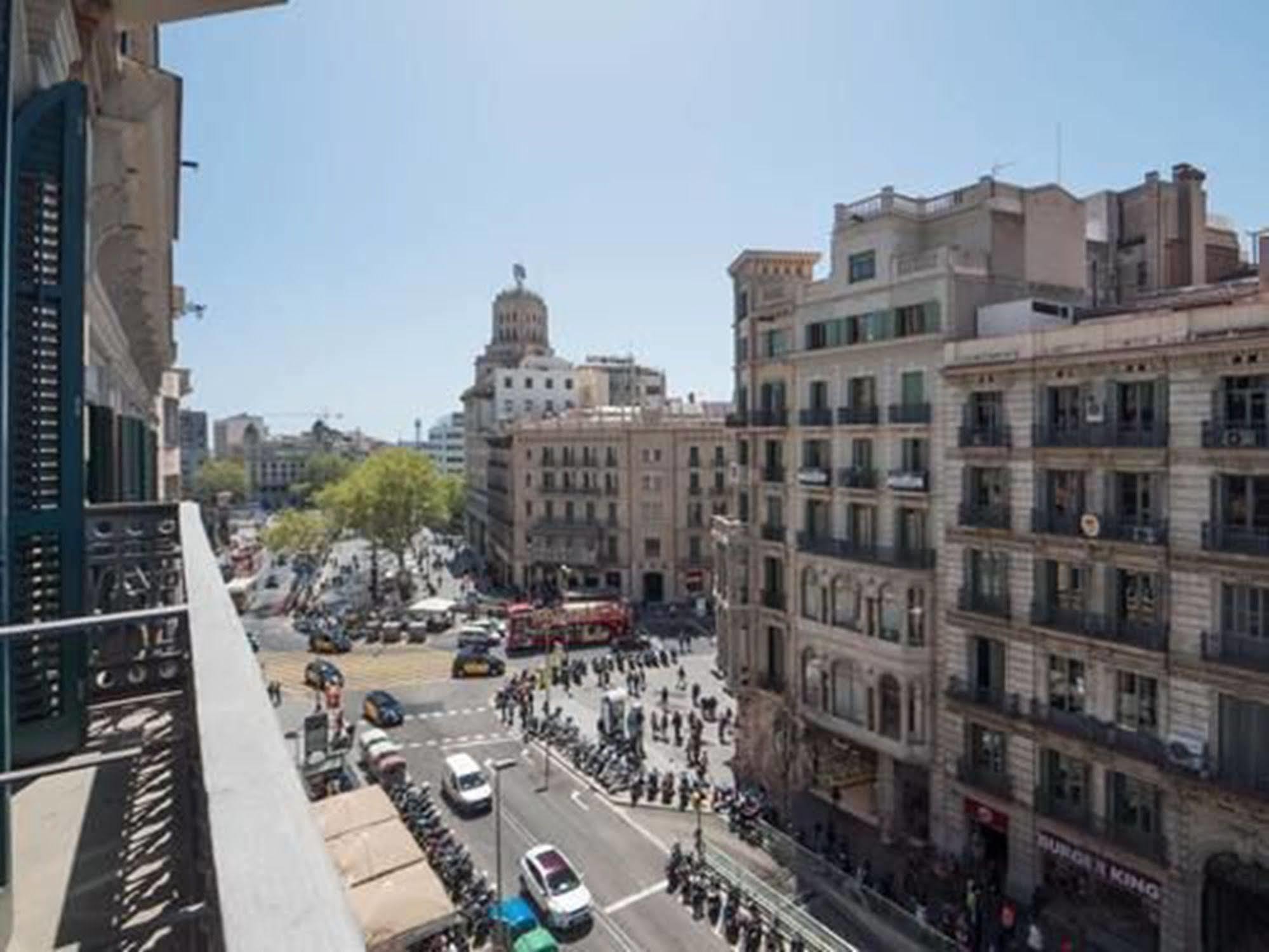 Rent Top Apartments Near Plaza De Catalunya Barcelona Luaran gambar
