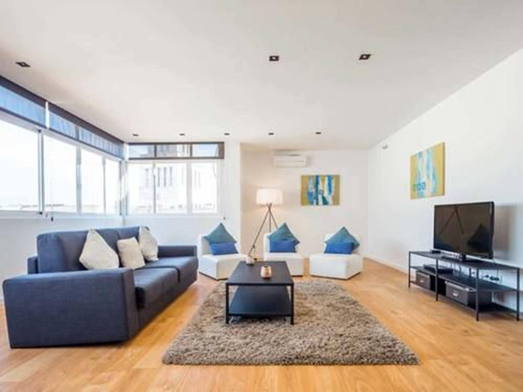 Rent Top Apartments Near Plaza De Catalunya Barcelona Luaran gambar