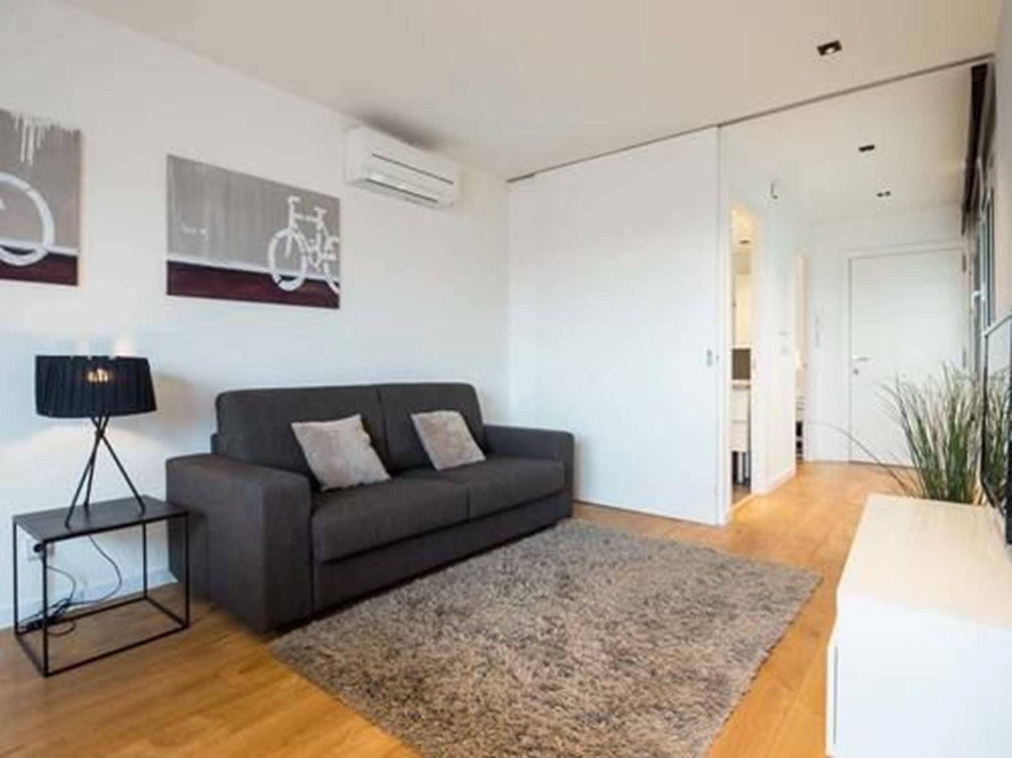 Rent Top Apartments Near Plaza De Catalunya Barcelona Luaran gambar