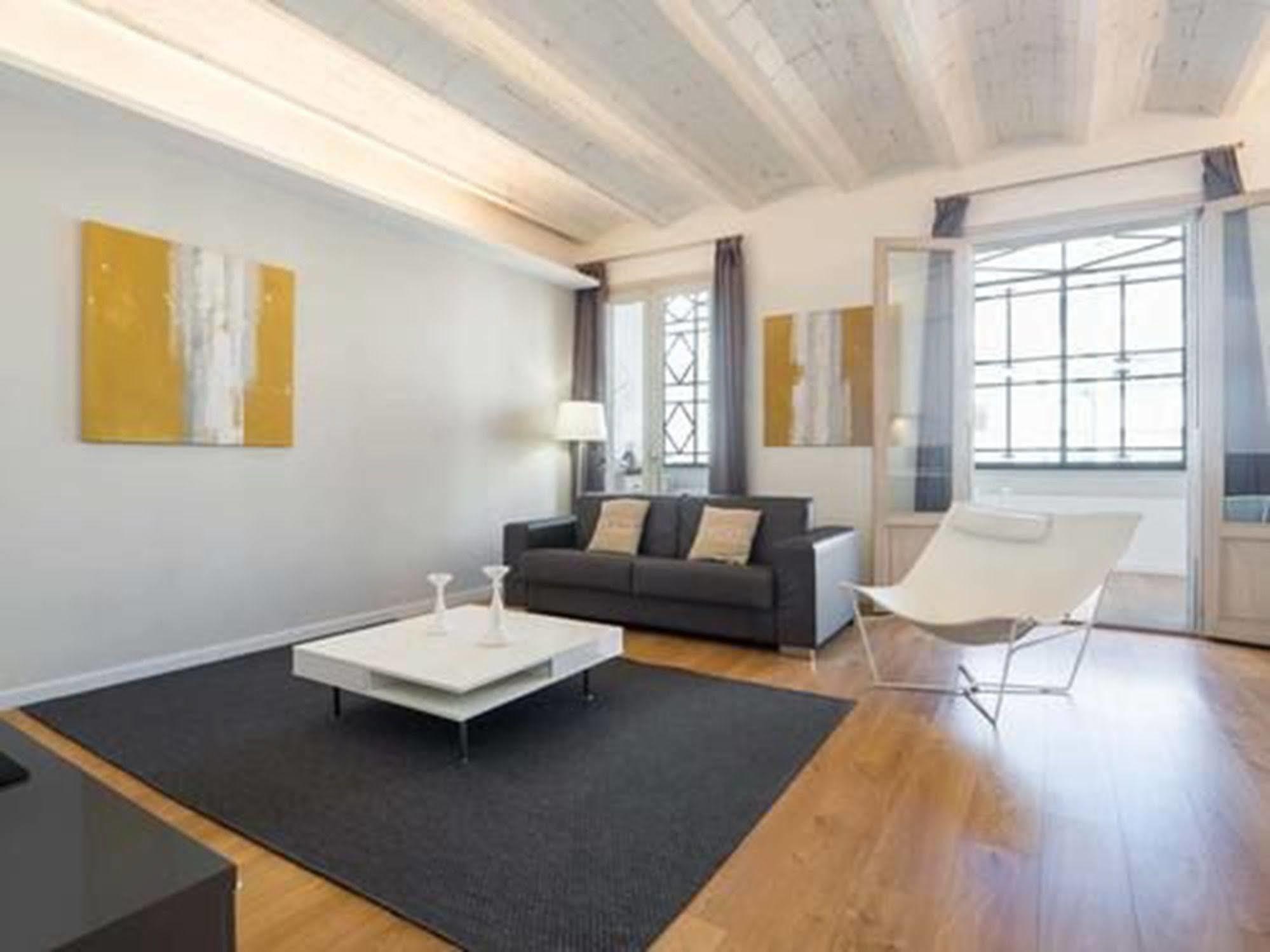 Rent Top Apartments Near Plaza De Catalunya Barcelona Luaran gambar