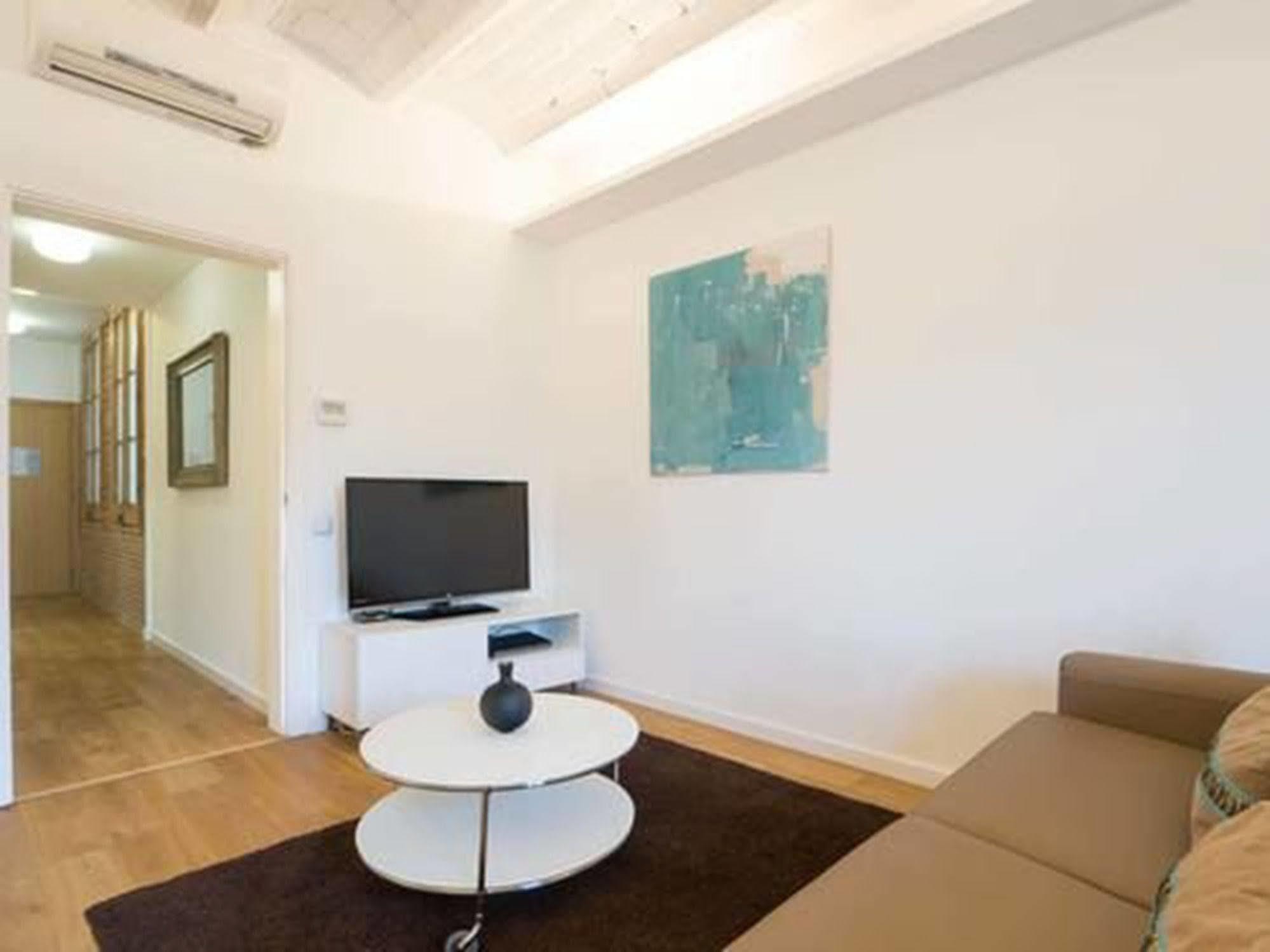 Rent Top Apartments Near Plaza De Catalunya Barcelona Luaran gambar
