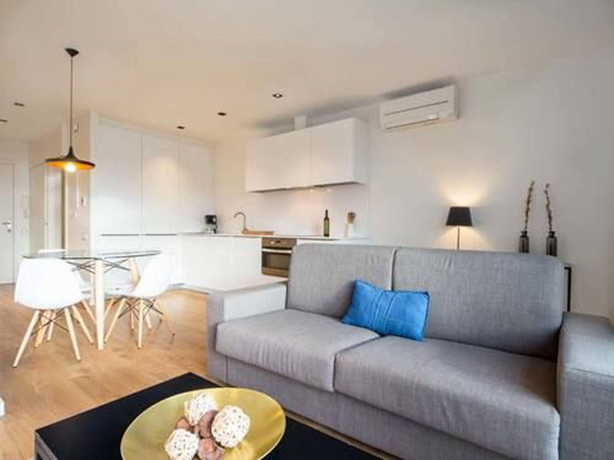 Rent Top Apartments Near Plaza De Catalunya Barcelona Luaran gambar