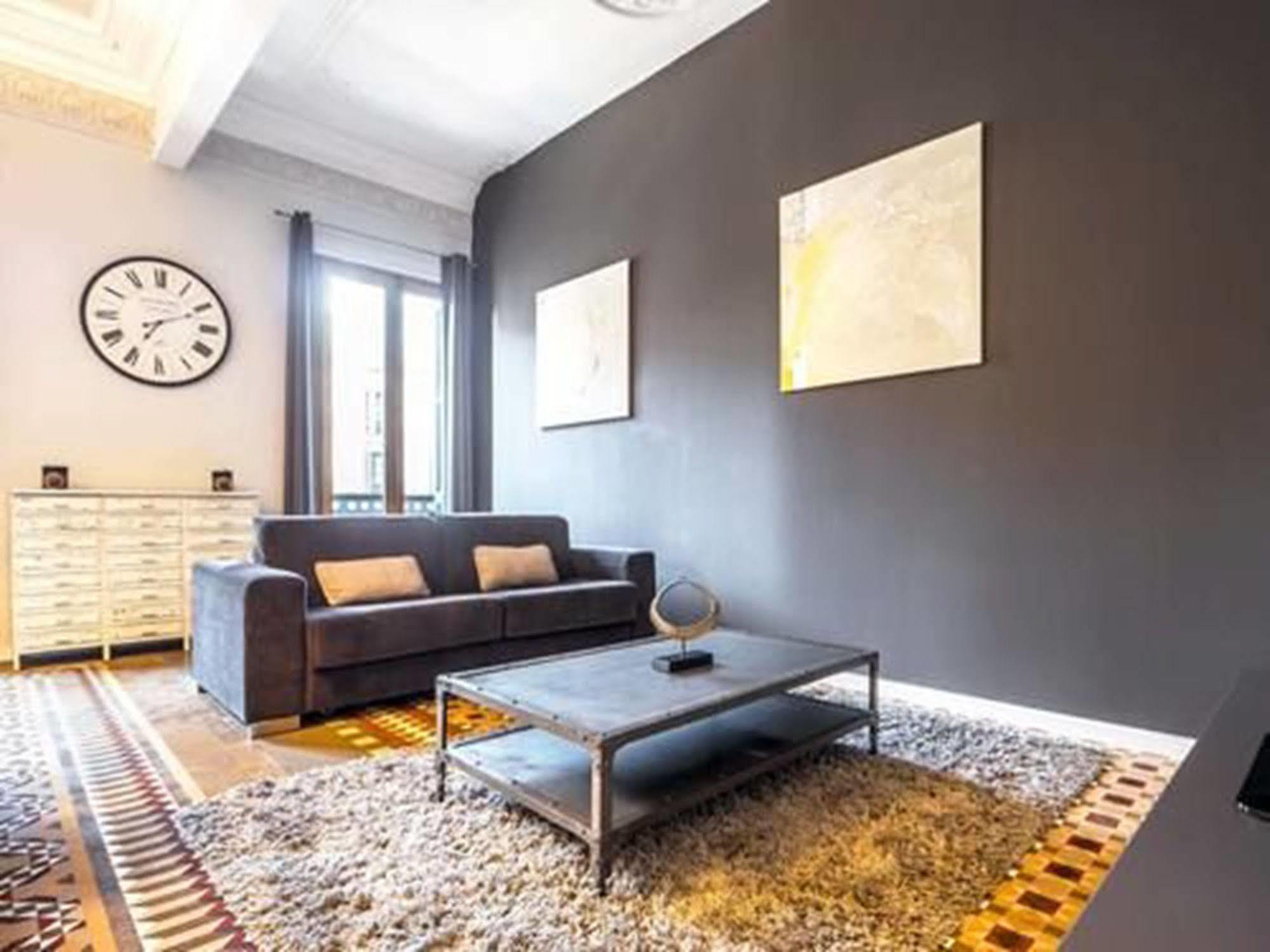 Rent Top Apartments Near Plaza De Catalunya Barcelona Luaran gambar
