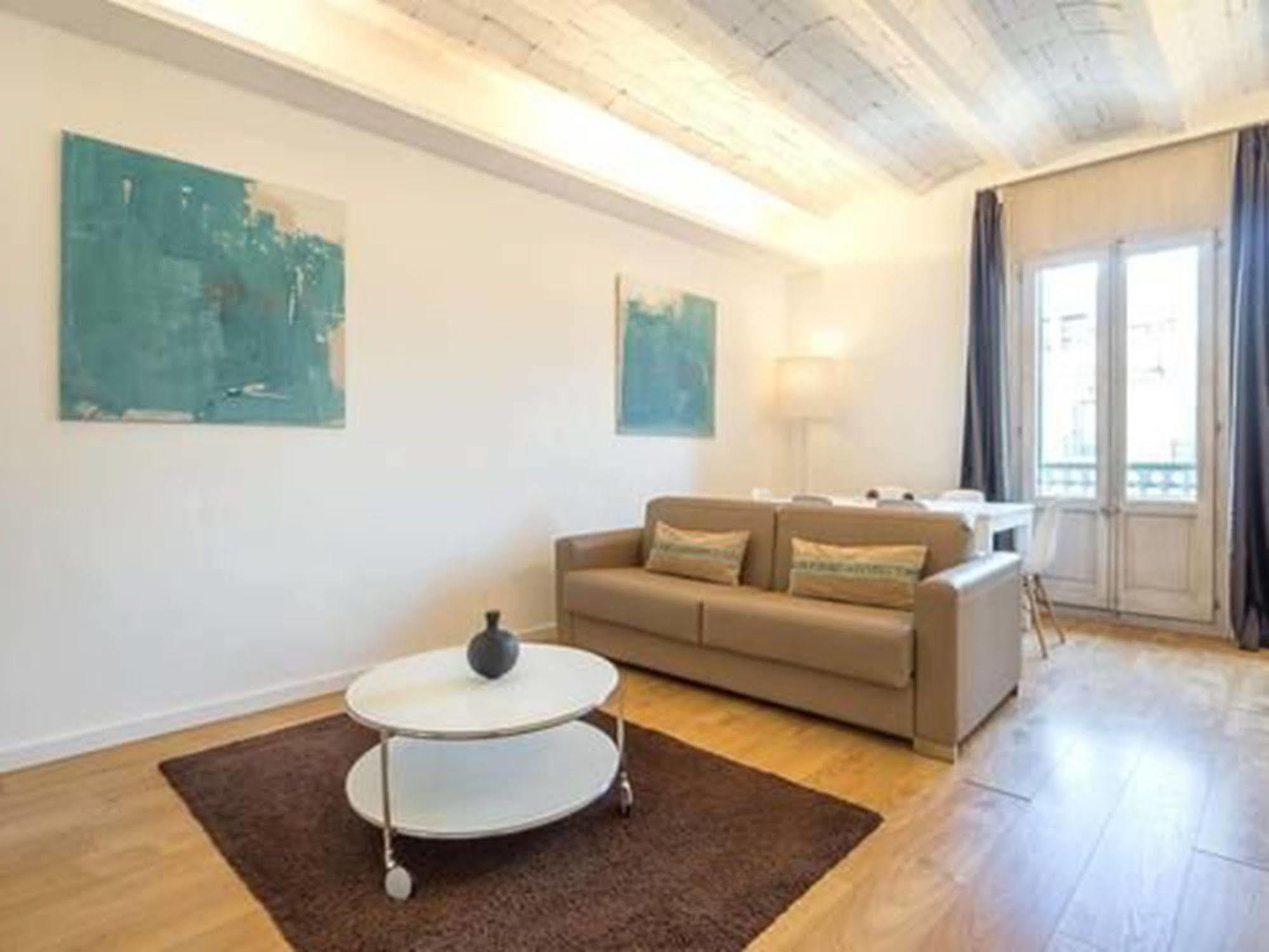 Rent Top Apartments Near Plaza De Catalunya Barcelona Luaran gambar
