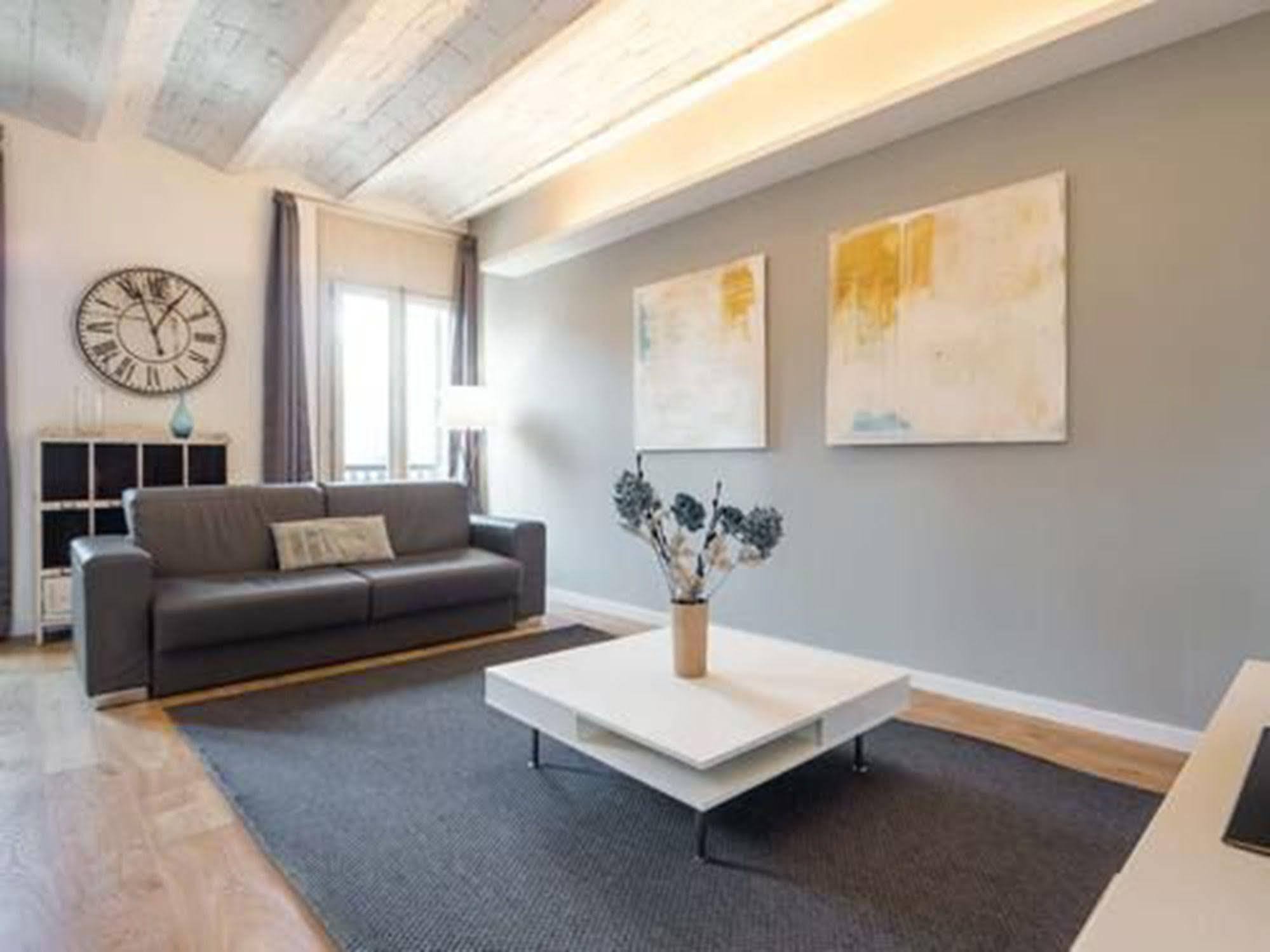 Rent Top Apartments Near Plaza De Catalunya Barcelona Luaran gambar