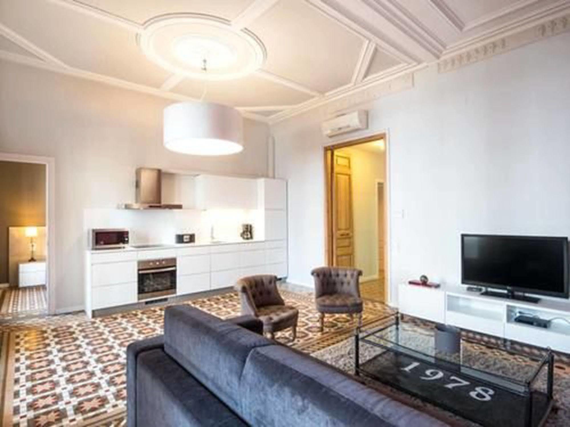 Rent Top Apartments Near Plaza De Catalunya Barcelona Luaran gambar