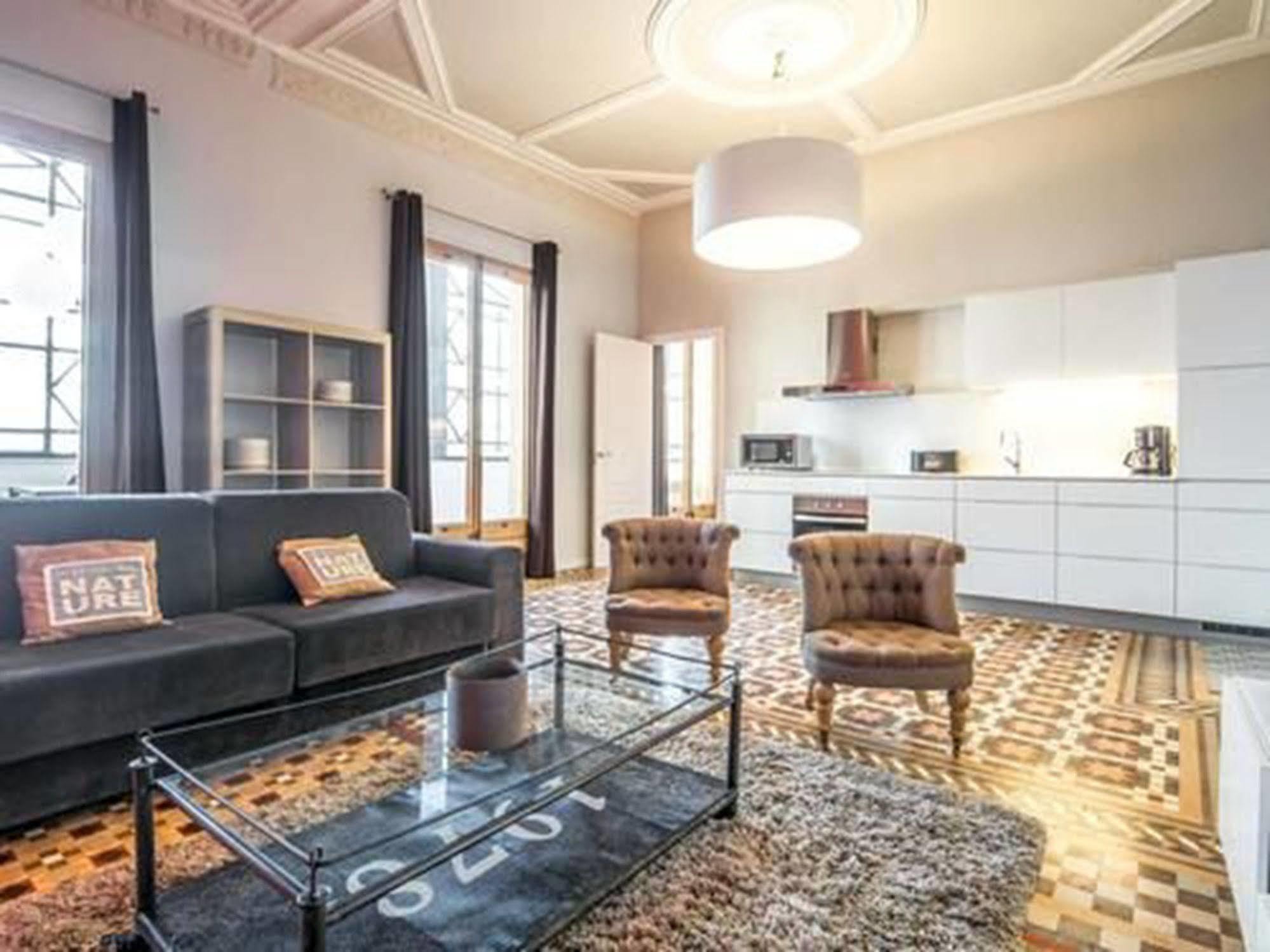 Rent Top Apartments Near Plaza De Catalunya Barcelona Luaran gambar