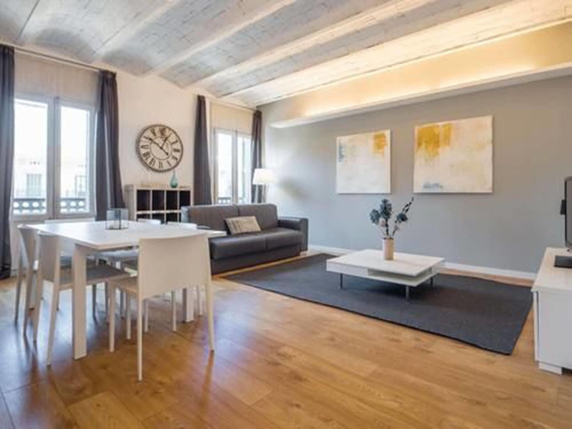 Rent Top Apartments Near Plaza De Catalunya Barcelona Luaran gambar