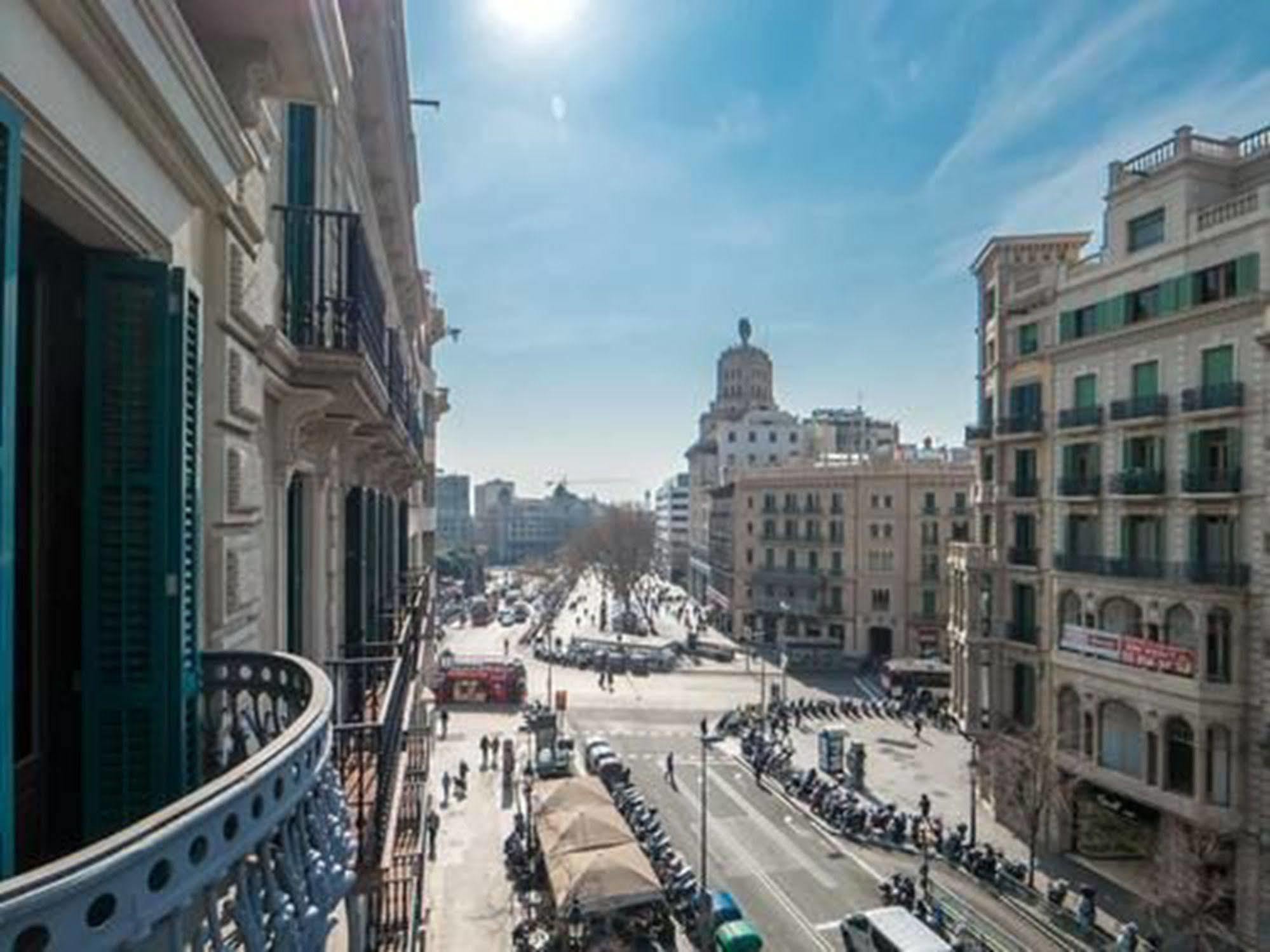 Rent Top Apartments Near Plaza De Catalunya Barcelona Luaran gambar